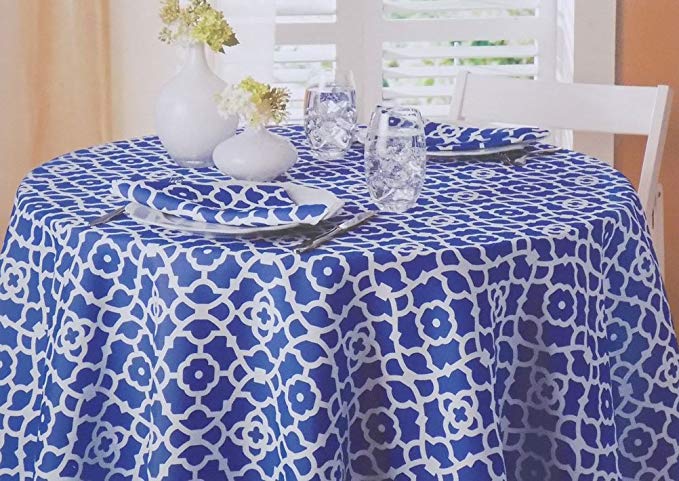 Table Trends Indoor/Outdoor Deep Blue Lattice Umbrella Tablecloth With Zipper Closure (60 x 84 Oblong)